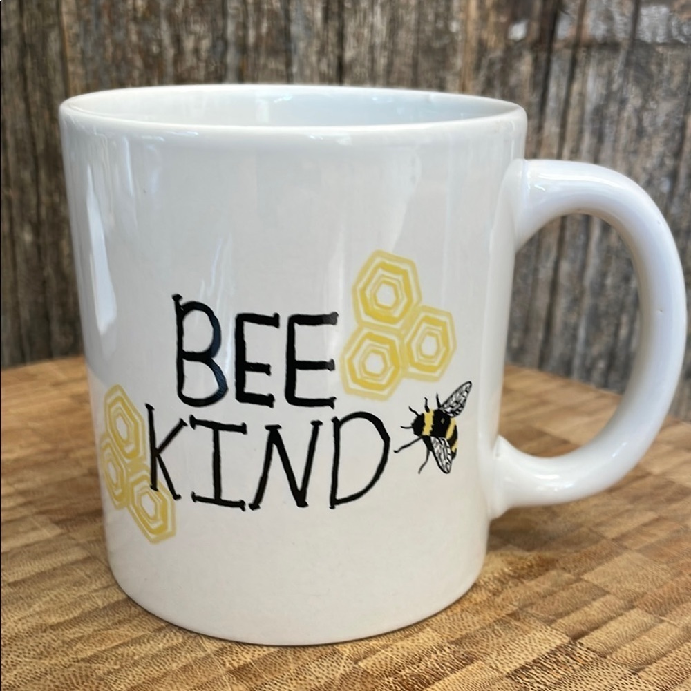 Royal Norfolk | White/Yellow |“Bee Kind”| Coffee/Tea | Mug